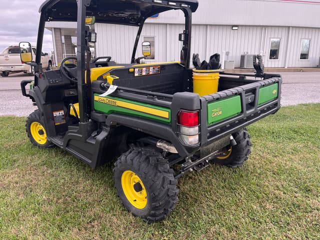 Image of John Deere XUV 835M equipment image 4