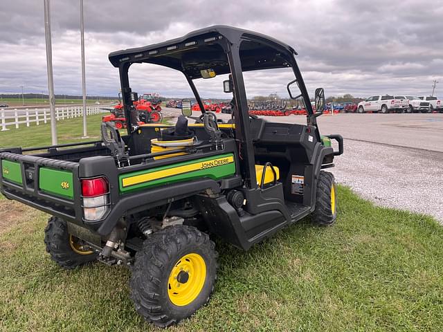 Image of John Deere XUV 835M equipment image 2