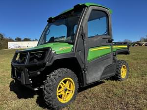 2017 John Deere XUV 835R Image