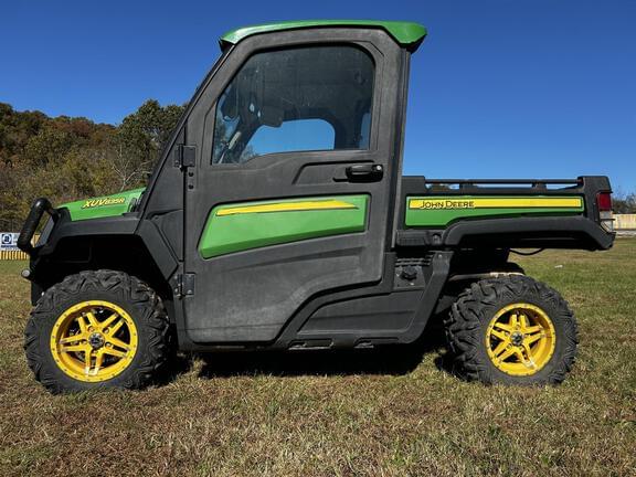 Image of John Deere XUV 835R equipment image 1