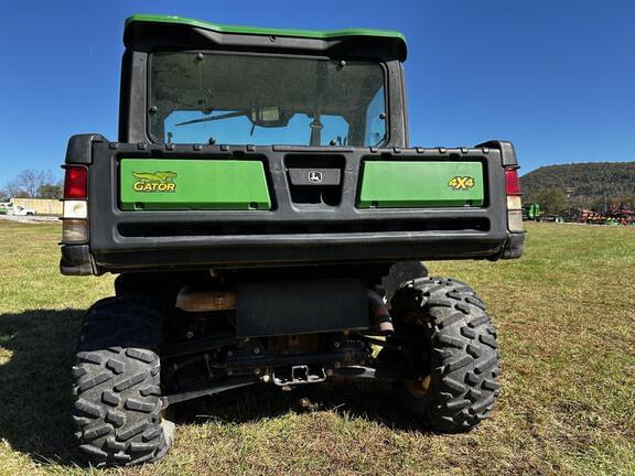 Image of John Deere XUV 835R equipment image 4
