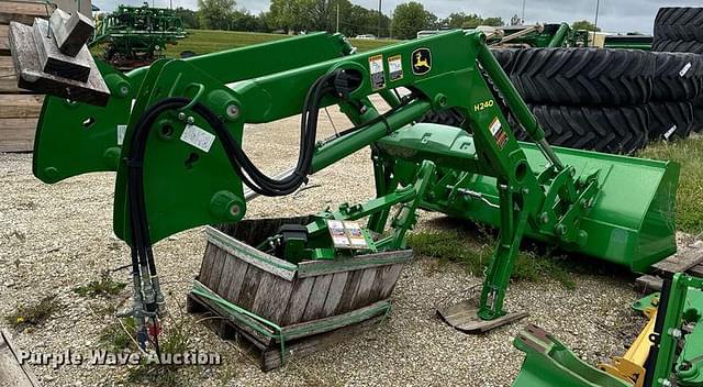 Image of John Deere H240 equipment image 4