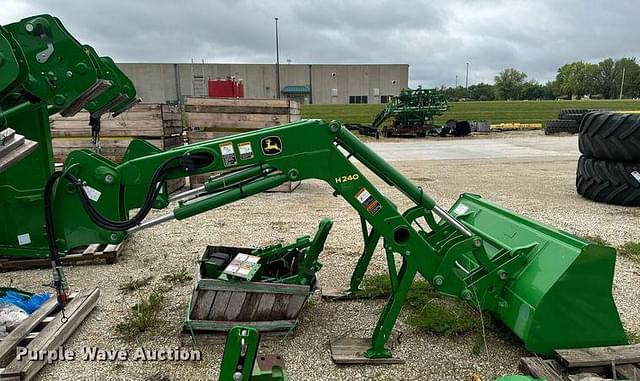 Image of John Deere H240 equipment image 3
