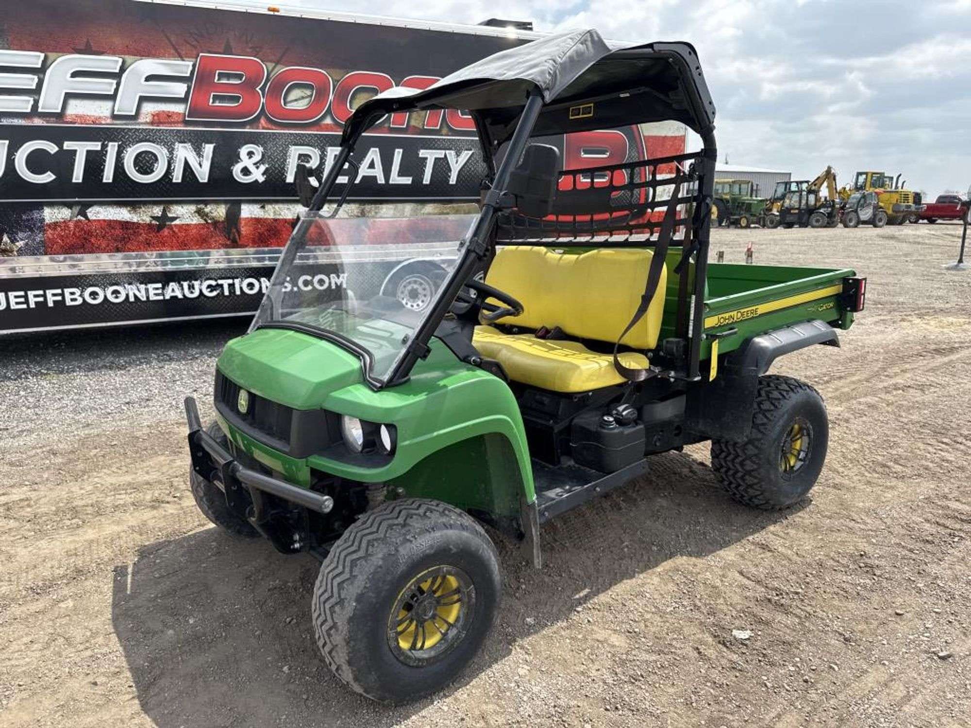 2017 John Deere Gator HPX Equipment Image0