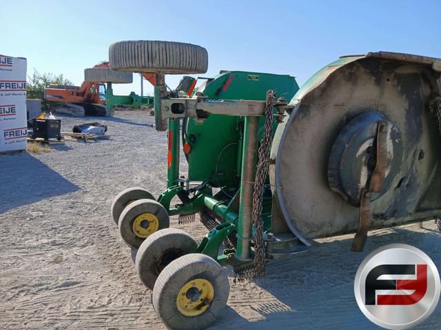 Image of John Deere HX15 equipment image 4