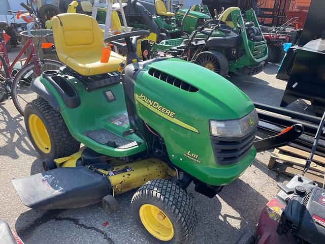Image of John Deere L111 equipment image 2