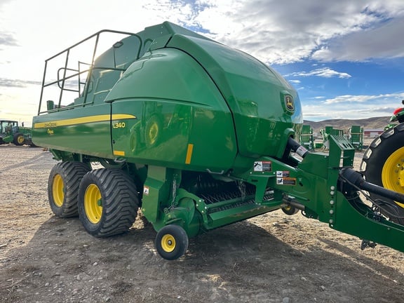 2017 John Deere L340 Equipment Image0