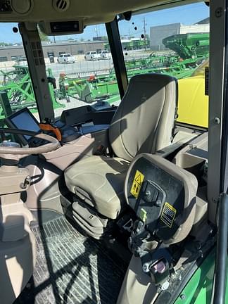 Image of John Deere R4023 equipment image 1