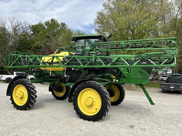 Image of John Deere R4023 equipment image 1
