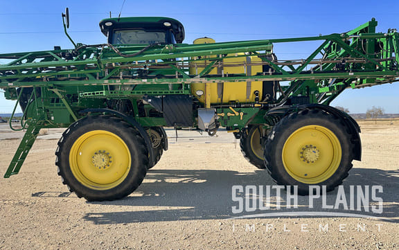 2017 John Deere R4030 Equipment Image0