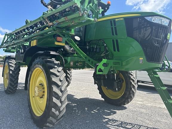 Image of John Deere R4030 equipment image 4