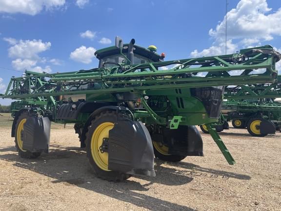 Image of John Deere R4030 equipment image 1
