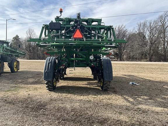 Image of John Deere R4030 equipment image 3