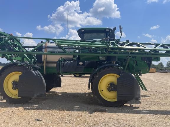 Image of John Deere R4030 equipment image 2