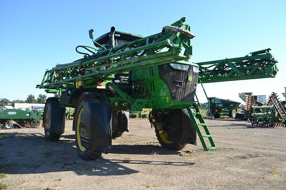 Image of John Deere R4030 equipment image 4