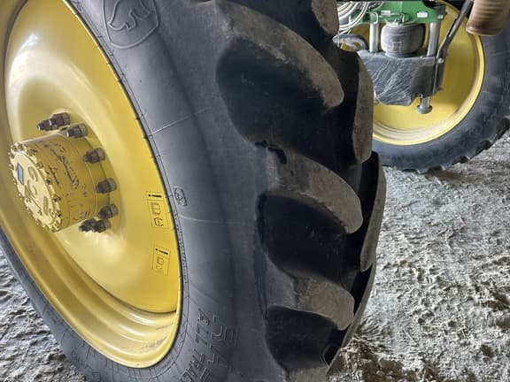 Image of John Deere R4030 equipment image 4