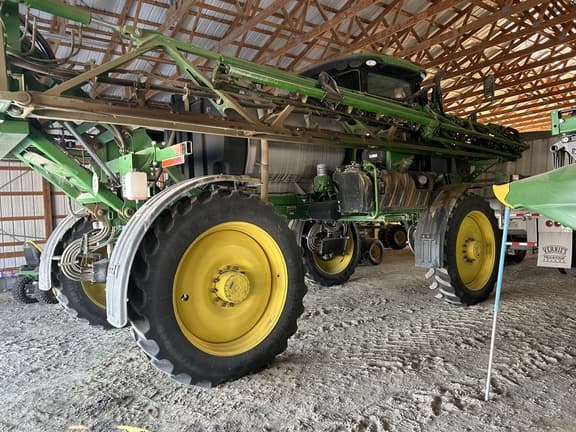 Image of John Deere R4030 equipment image 2