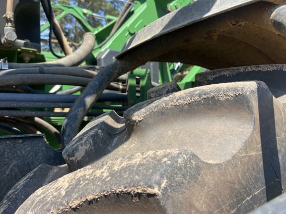 Image of John Deere R4030 equipment image 3