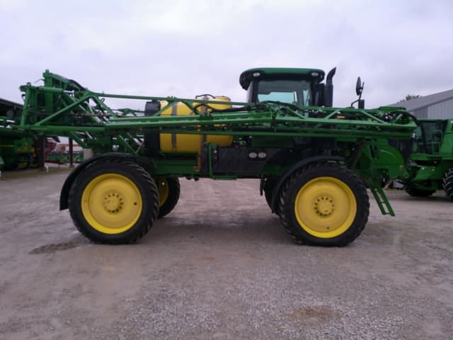 Image of John Deere R4030 equipment image 4