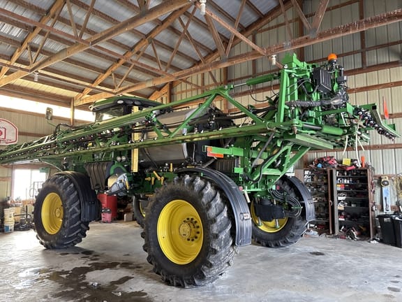 2017 John Deere R4038 Equipment Image0