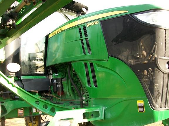 Image of John Deere R4038 equipment image 1