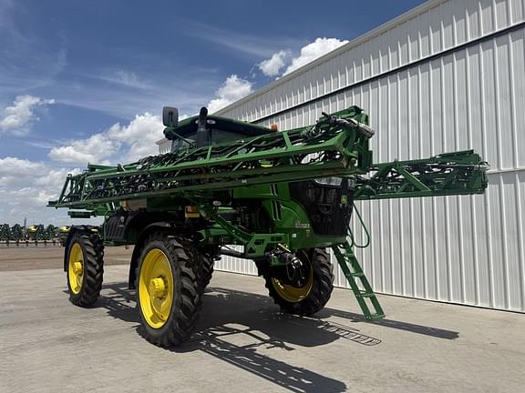 Image of John Deere R4038 equipment image 1