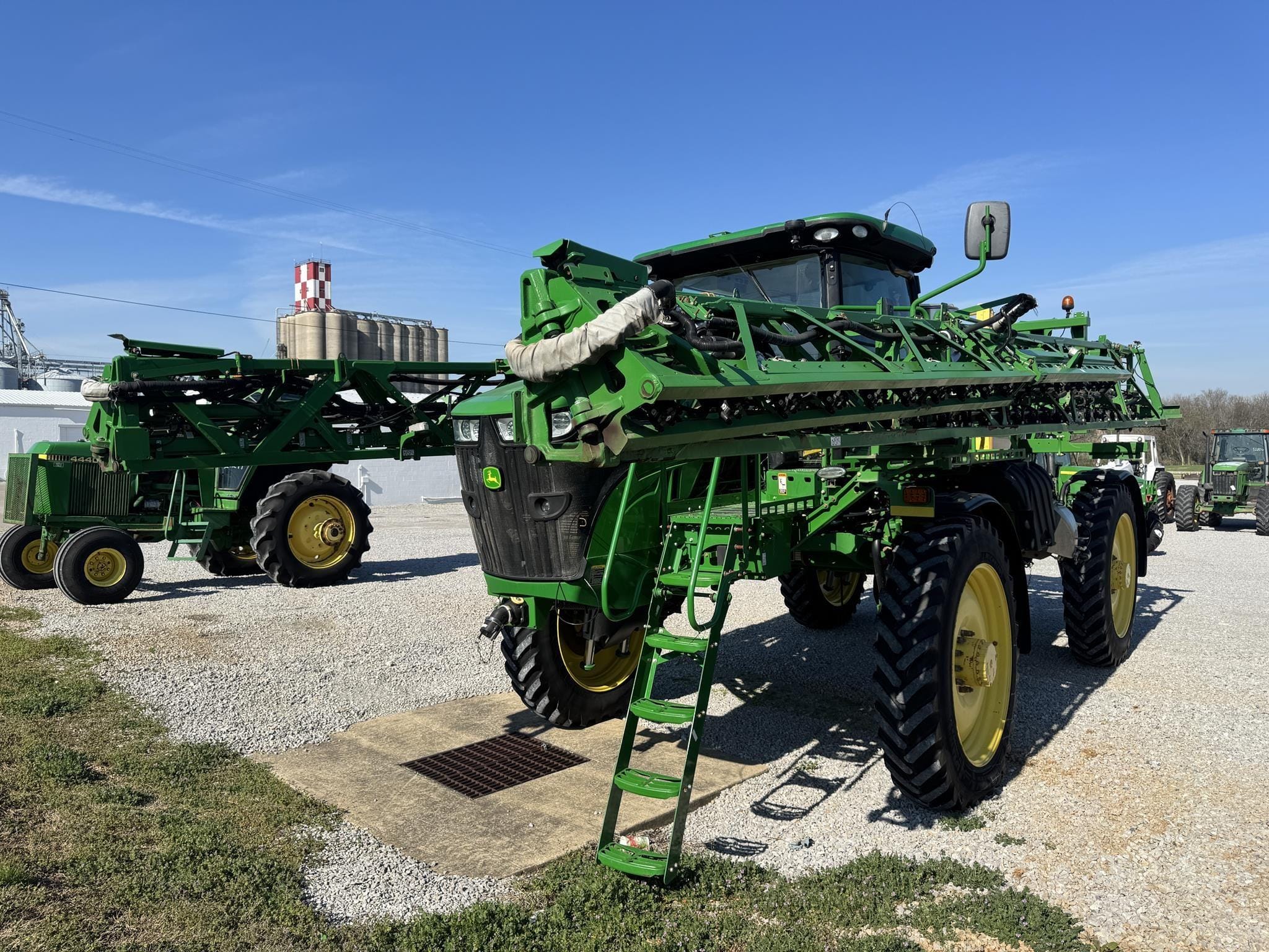 2017 John Deere R4038 Equipment Image0