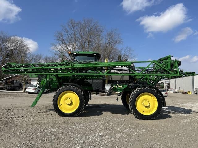 Image of John Deere R4038 equipment image 2