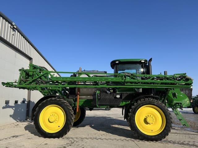 Image of John Deere R4038 equipment image 3