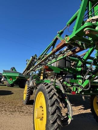 Image of John Deere R4038 equipment image 3