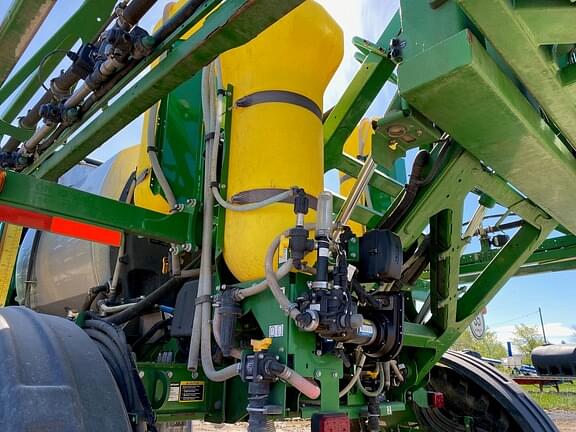 Image of John Deere R4038 equipment image 4