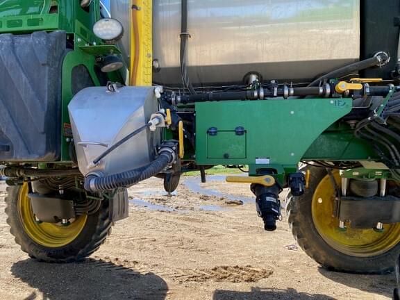 Image of John Deere R4038 equipment image 2