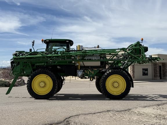 Image of John Deere R4038 equipment image 1