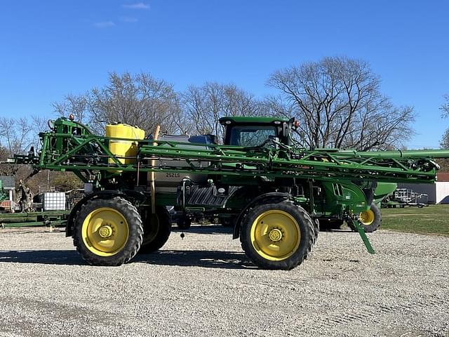 Image of John Deere R4038 equipment image 1