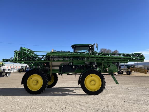 Image of John Deere R4038 equipment image 3
