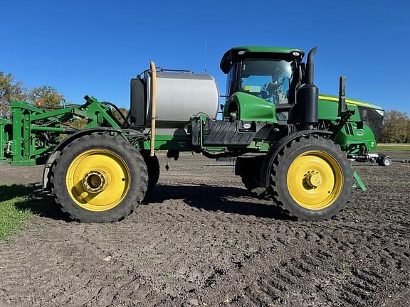 Image of John Deere R4038 equipment image 1