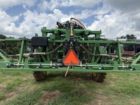 Image of John Deere R4038 equipment image 3