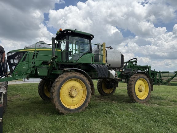 2017 John Deere R4038 Equipment Image0