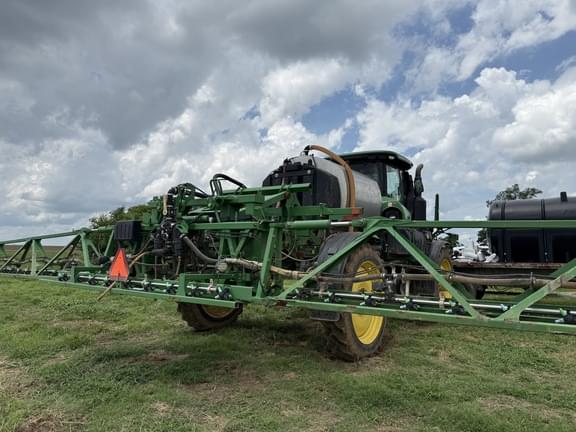 Image of John Deere R4038 equipment image 2