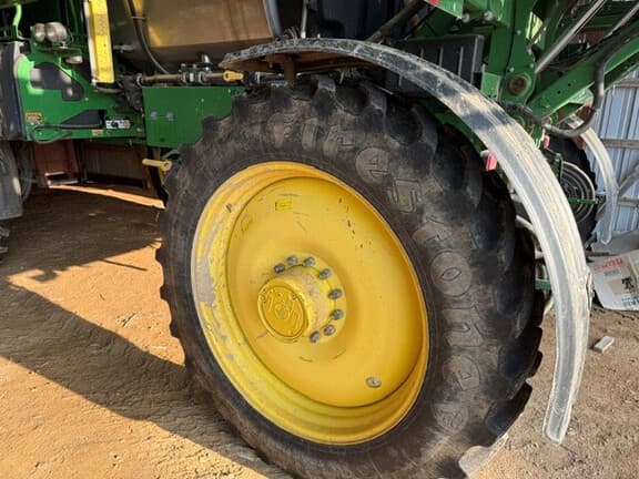 Image of John Deere R4038 equipment image 3