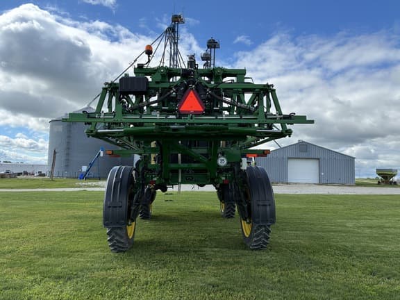 Image of John Deere R4038 equipment image 3