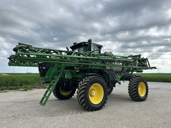 2017 John Deere R4038 Equipment Image0