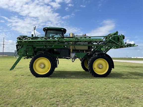 Image of John Deere R4038 equipment image 1