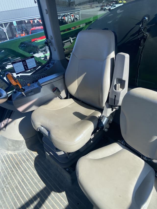 Image of John Deere R4038 equipment image 2