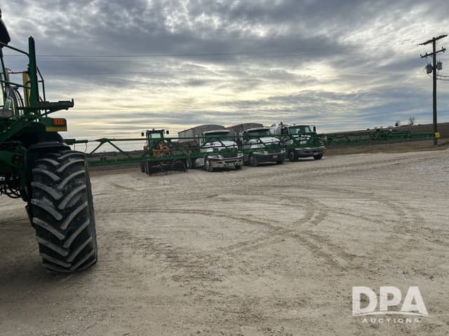 Image of John Deere R4038 equipment image 3