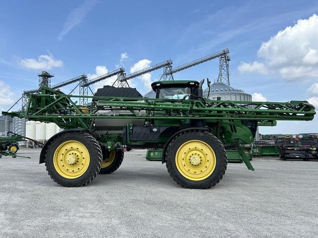 Image of John Deere R4045 equipment image 3