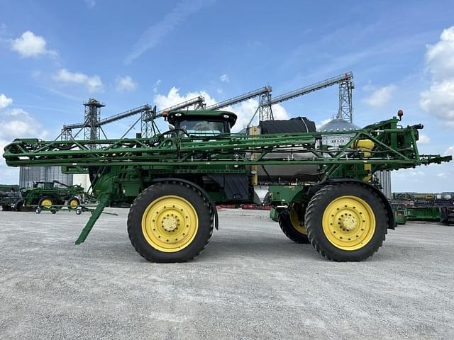 Image of John Deere R4045 equipment image 2