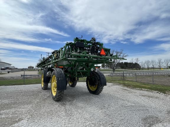 Image of John Deere R4045 equipment image 4