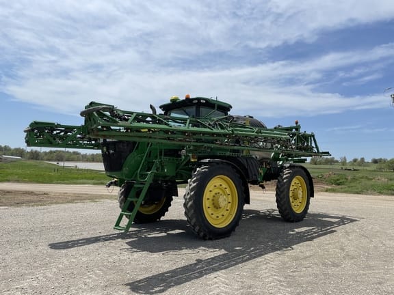 2017 John Deere R4045 Equipment Image0