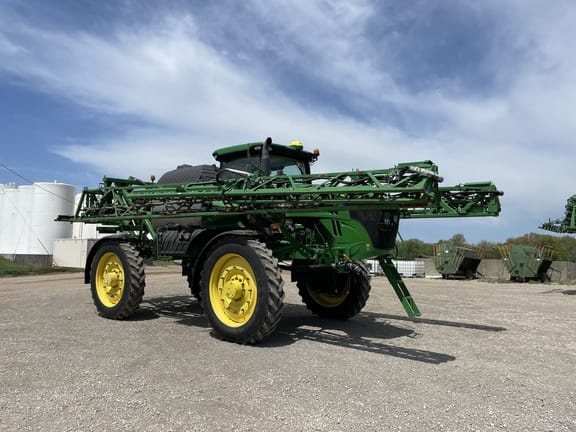 2017 John Deere R4045 Equipment Image0